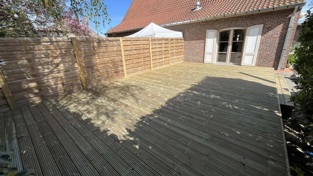 Buitenterras voorzien